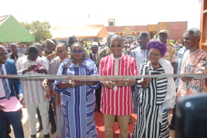 Artisanat : inauguration d'un grand centre dédié aux métiers du textile à Saaba